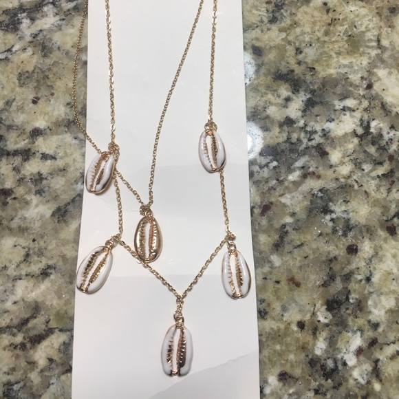 Shell Charm Double Layered Chain Necklace - Picture 4 of 4